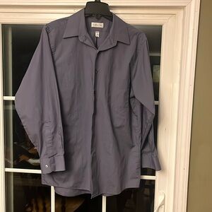 Men’s large Van Heusen button-up dress shirt